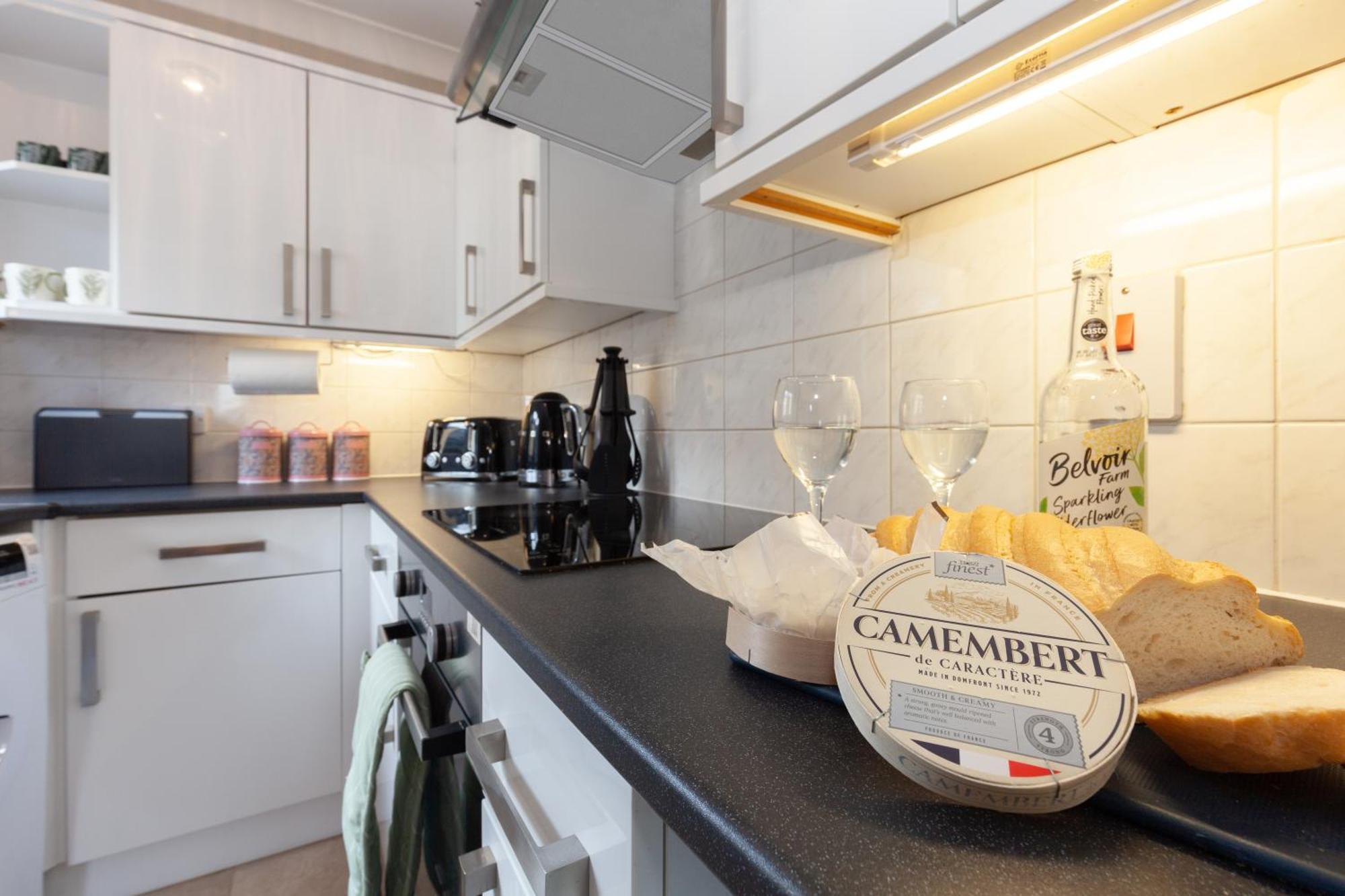 A Gem Nestled In The Heart Of Oxford With Parking! Apartment Ngoại thất bức ảnh