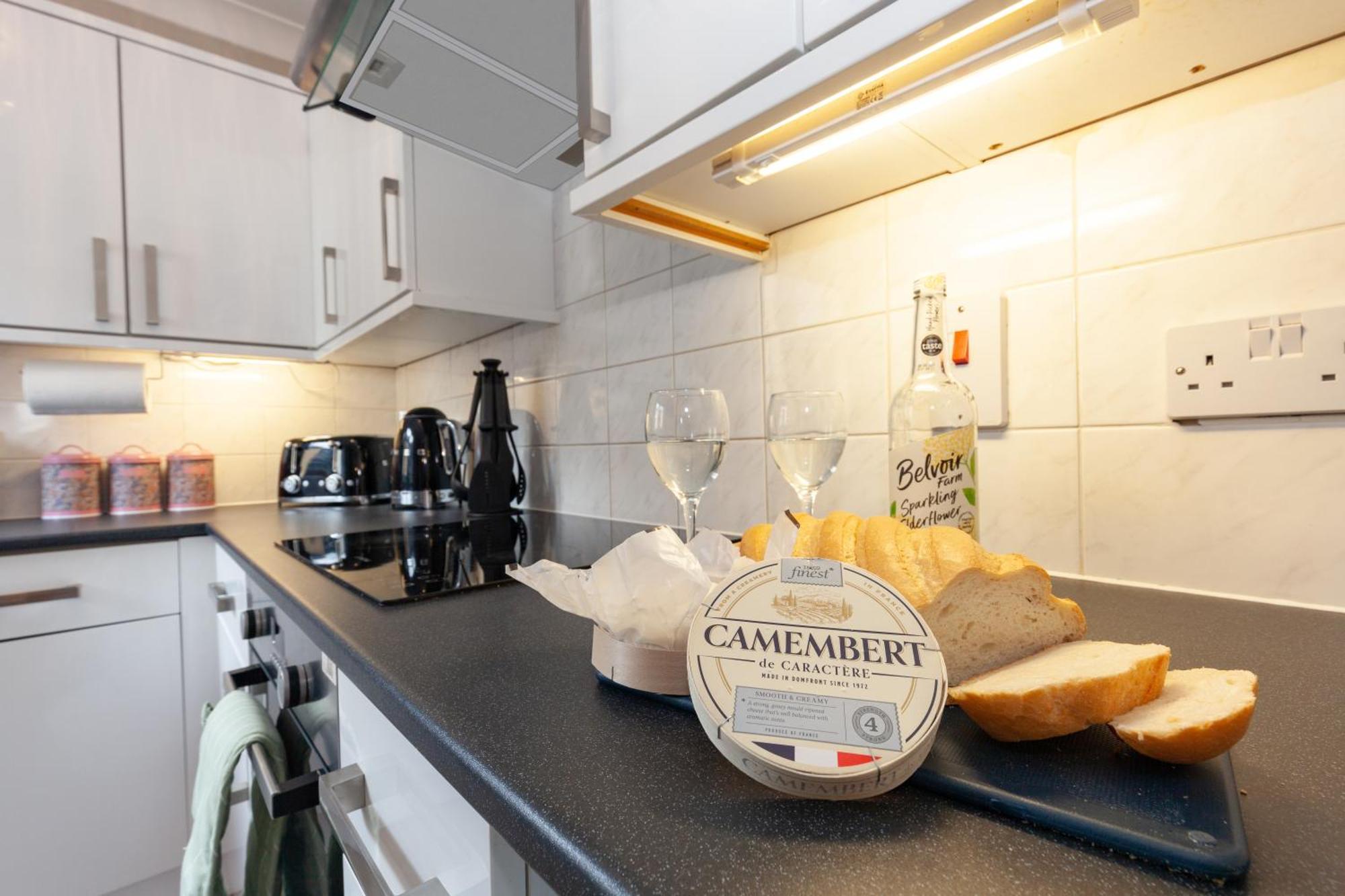 A Gem Nestled In The Heart Of Oxford With Parking! Apartment Ngoại thất bức ảnh